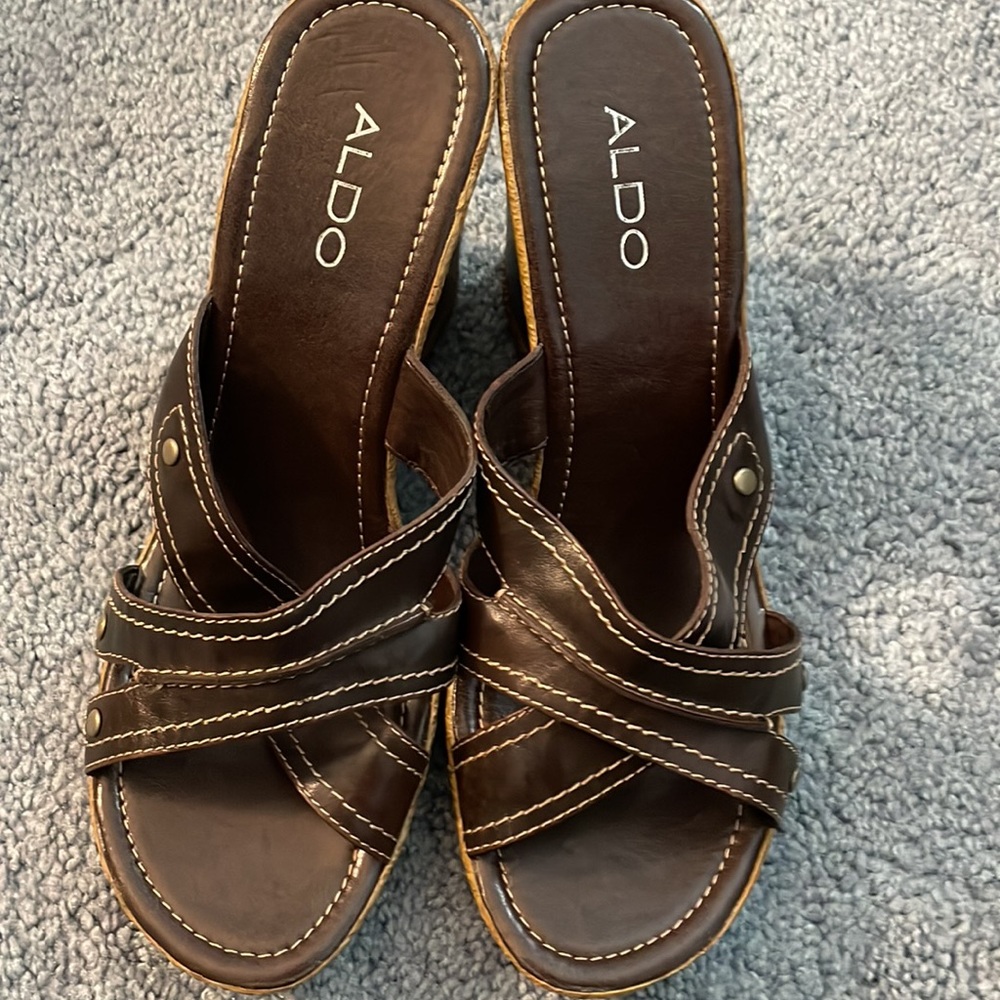 Women’s dark brown wedge Aldo brand size 9. Worn a few times. - Picture 2 of 8